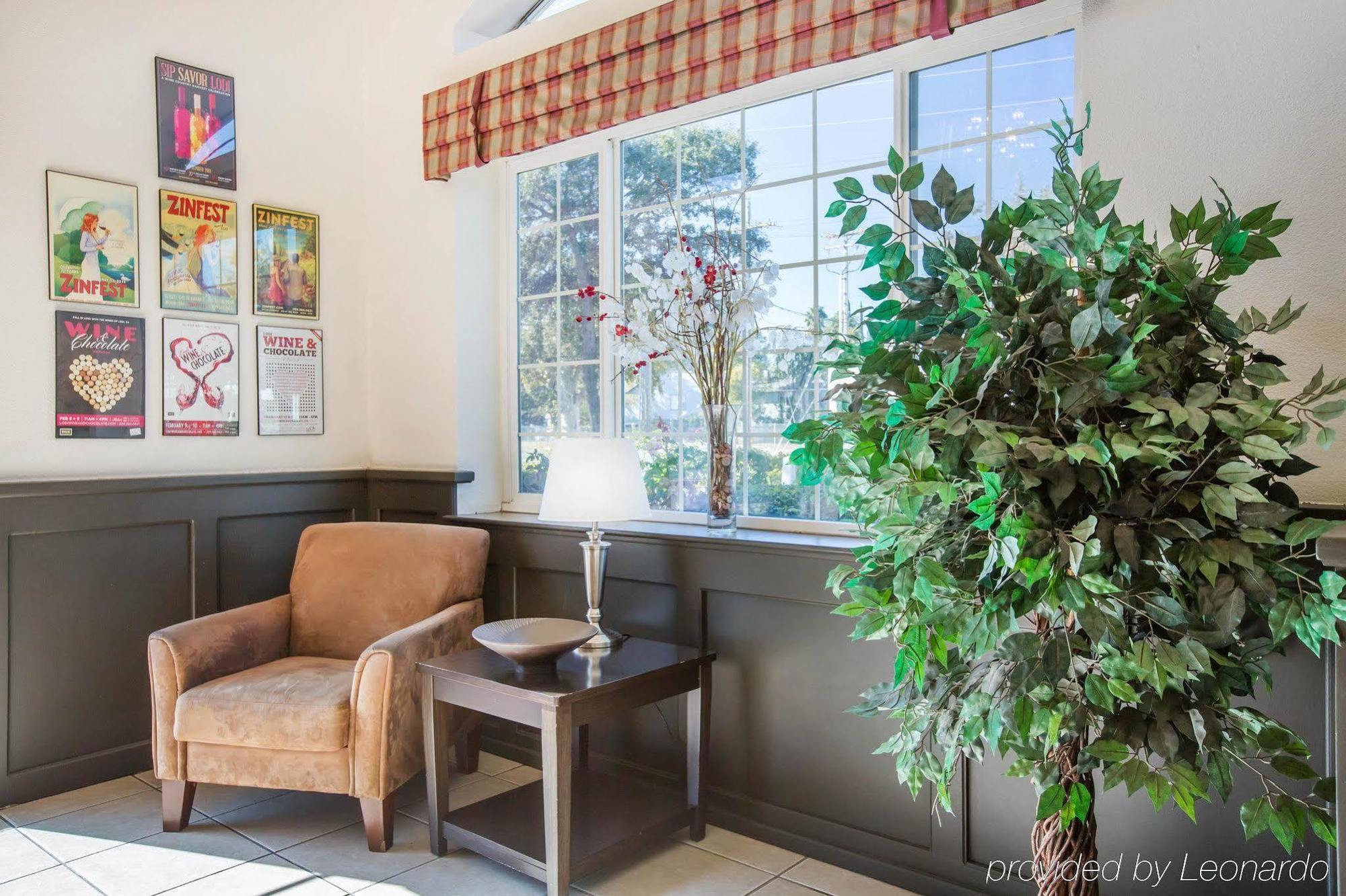 Hotel Econo & - Wine Country Area
