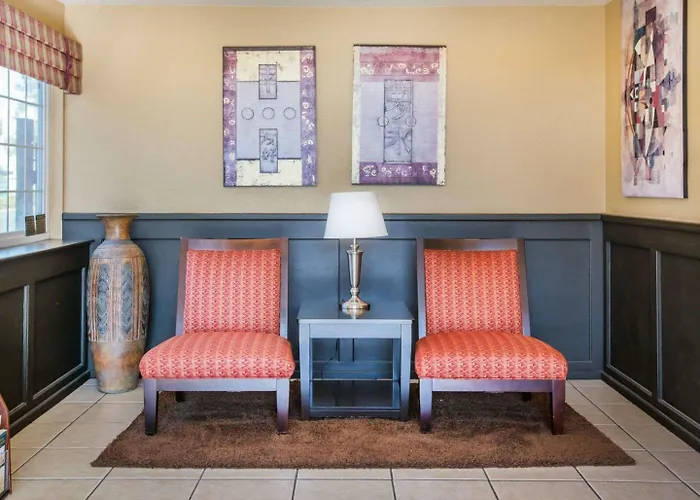 Econo Lodge Inn & Suites Lodi - Wine Country Area