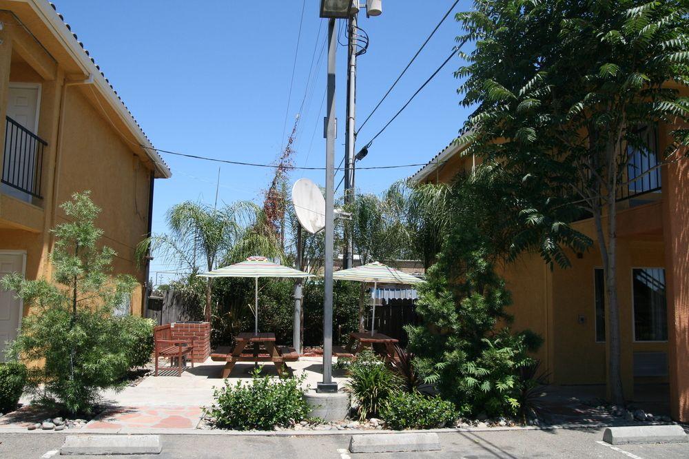 Econo & - Wine Country Area Hotel