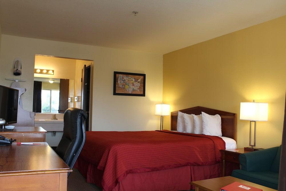 Hotel Econo & - Wine Country Area