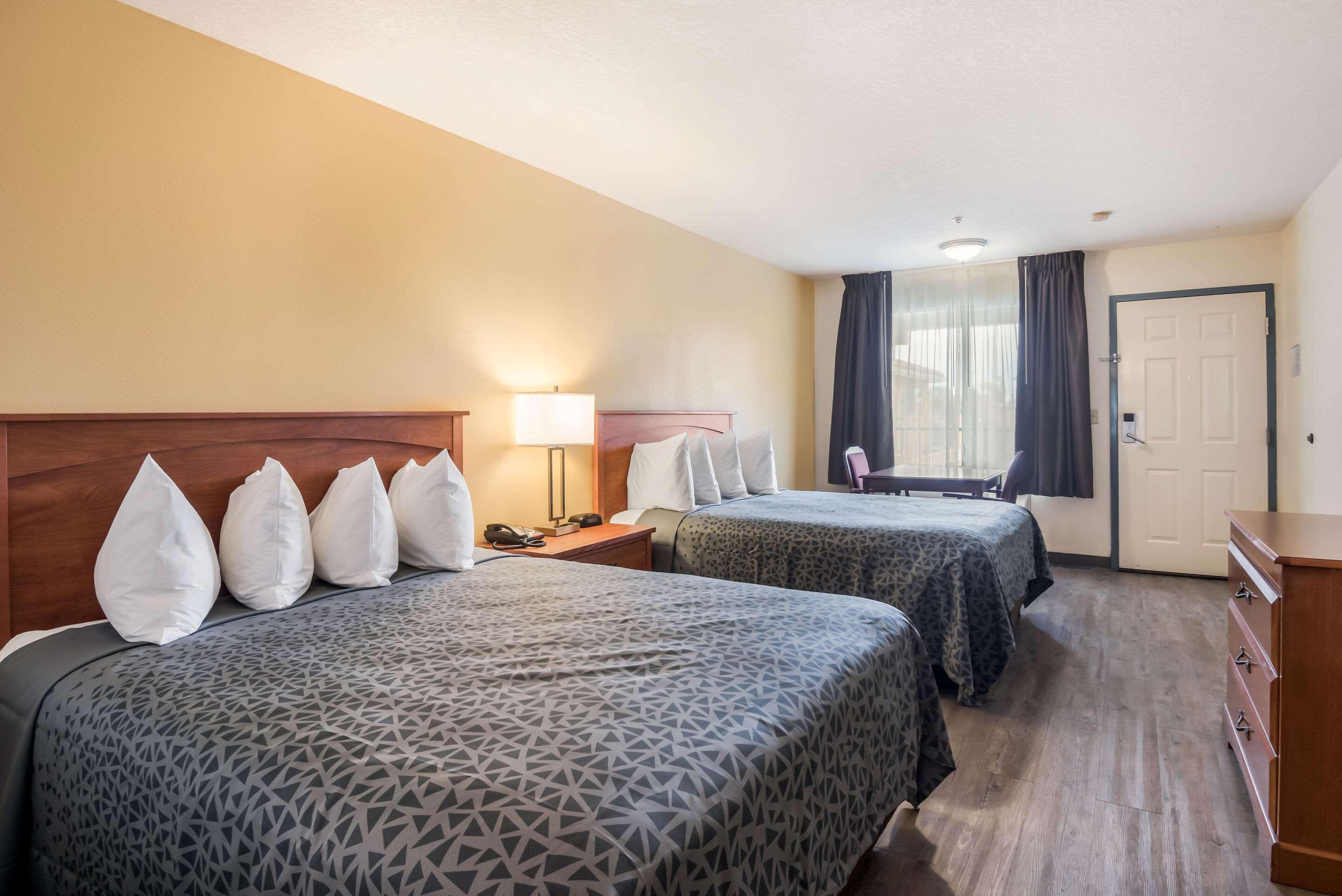 Hotel Econo & - Wine Country Area Lodi