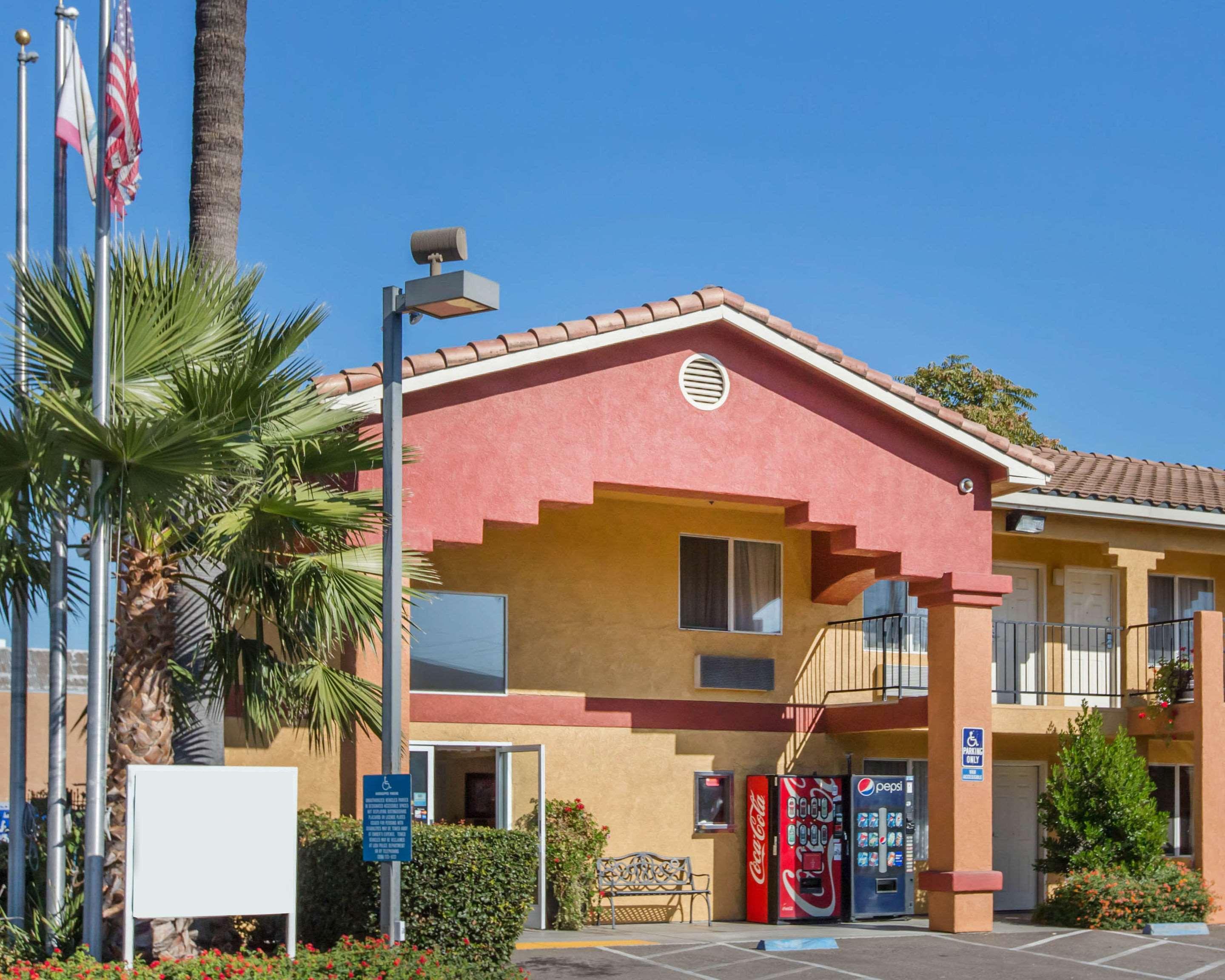 Econo & - Wine Country Area Hotel 2*