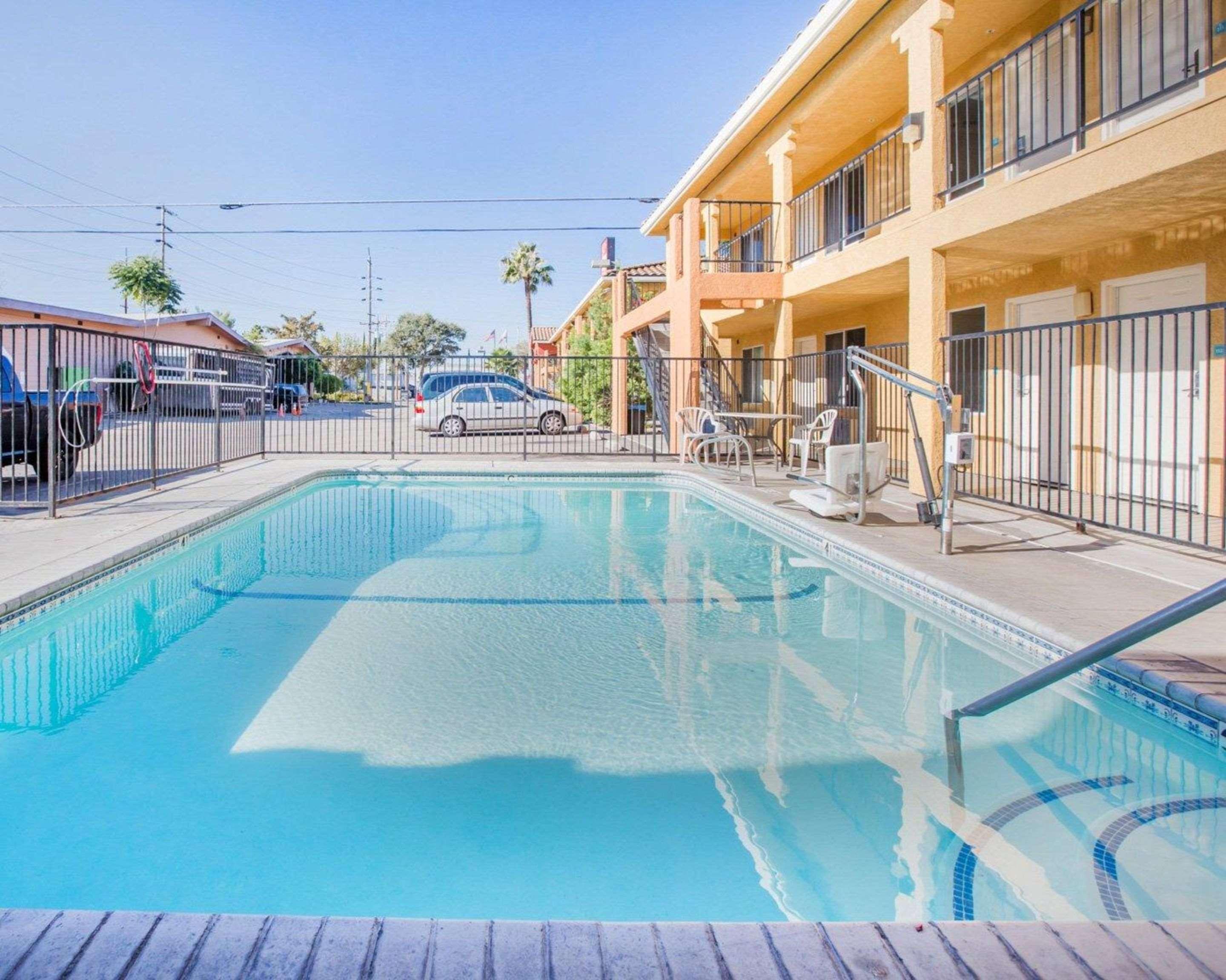 Hotel Econo & - Wine Country Area 2*