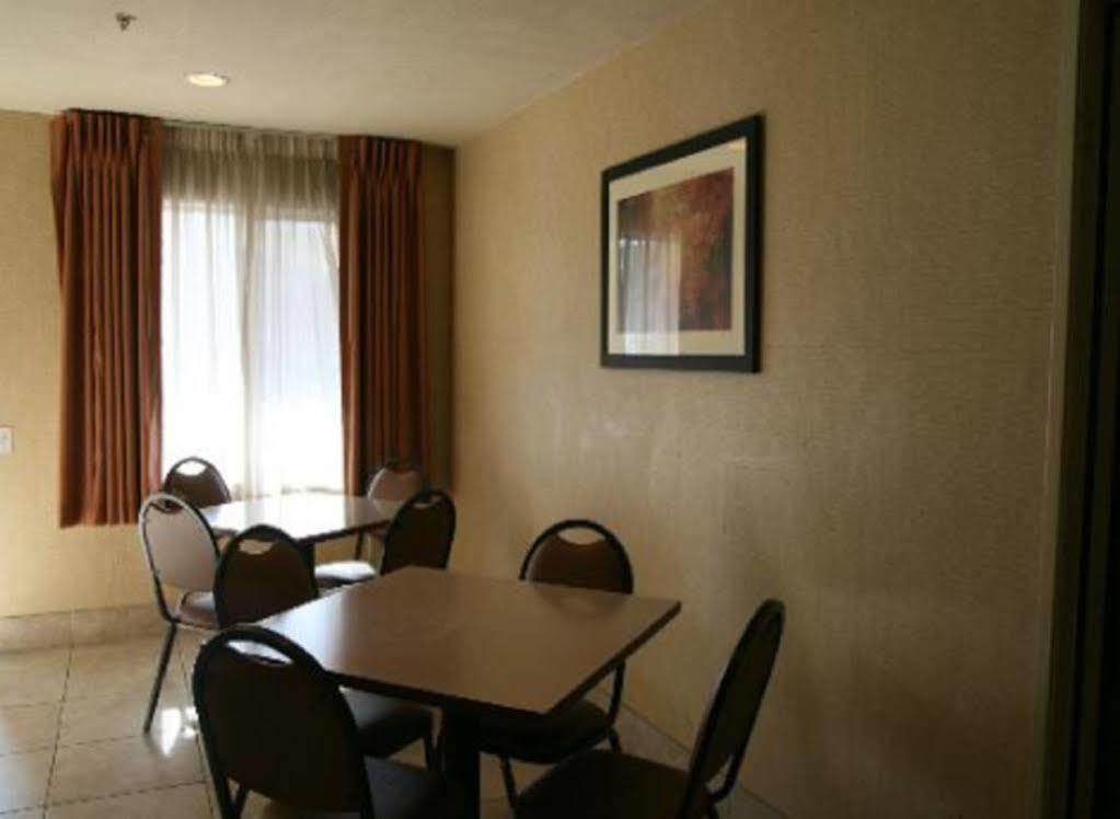 Econo & - Wine Country Area 2*