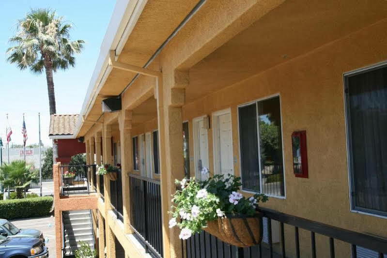 Econo & - Wine Country Area Hotel
